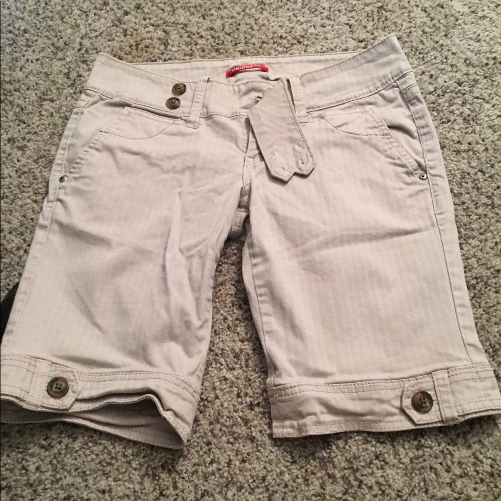 Tan burmuda shorts, size 5 union bay